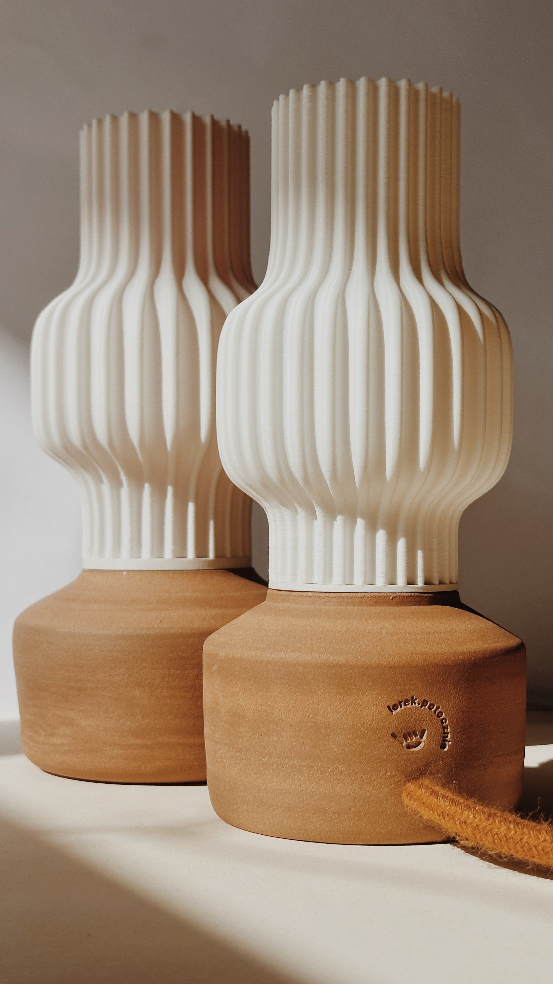 OLIV 02 Mała lampa stołowa
