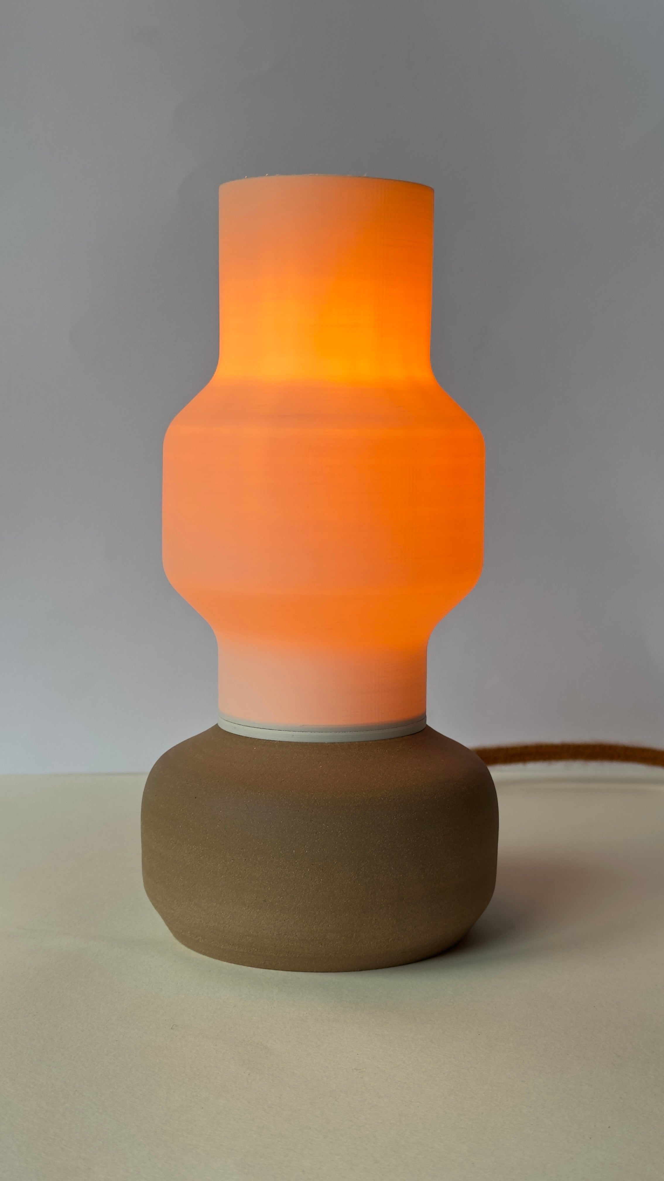 OLIV 04 Mała lampa stołowa