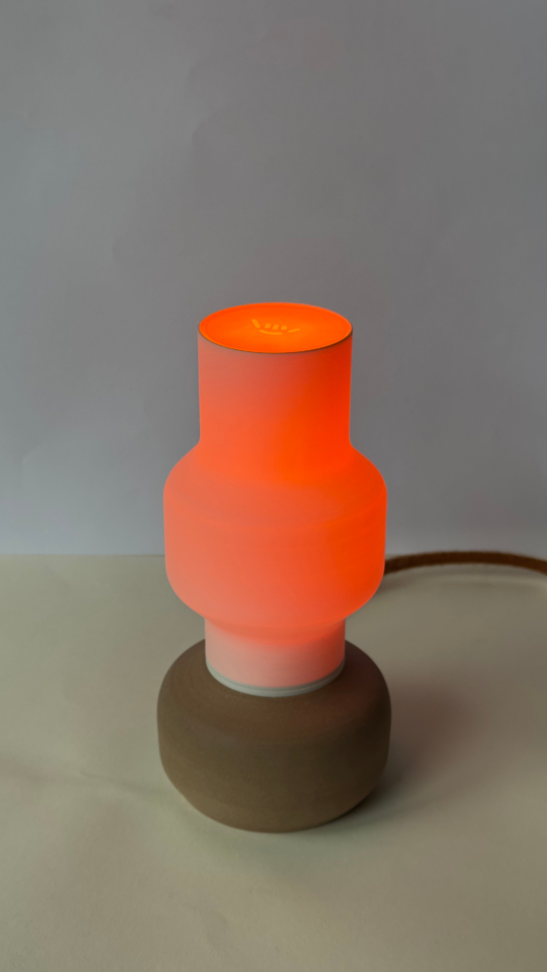 OLIV 04 Mała lampa stołowa